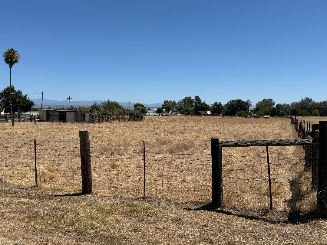 22435 Rodeo Avenue Gerber, CA 96035 - Photo 5 of 22