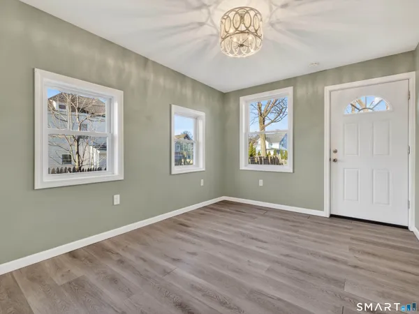 $259,900 | 12 Clover Court, New London, CT 06320
