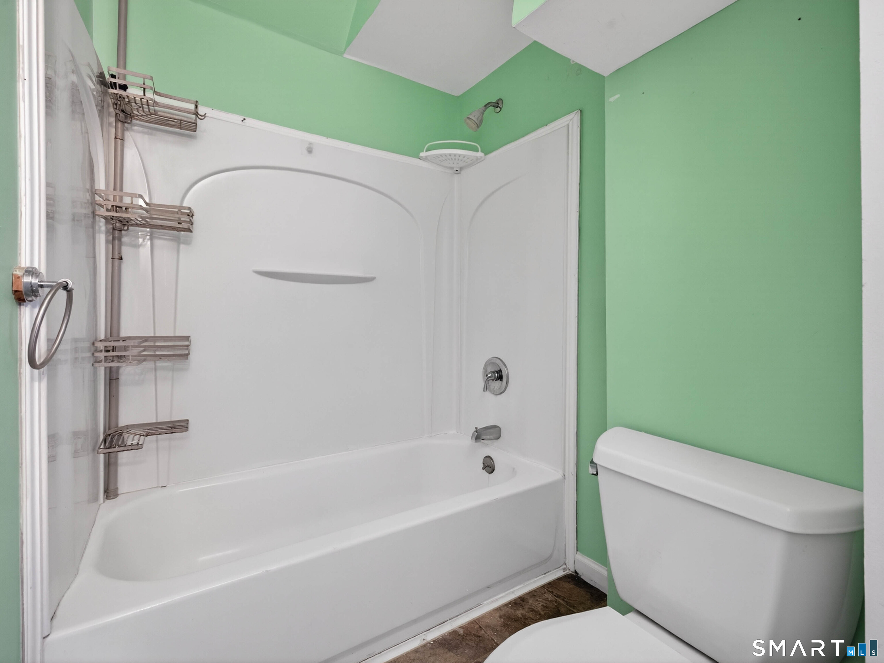 12 Clover Court New London, CT 06320 - Photo 22 of 29 a bathroom with a toilet and a bathtub