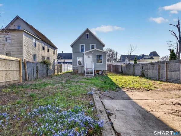 $259,900 | 12 Clover Court, New London, CT 06320