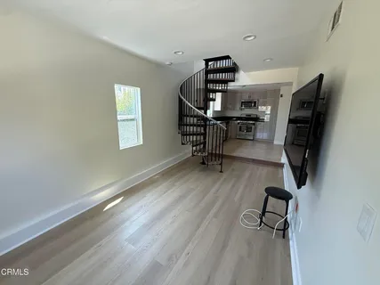 $2,900 | 239 1/2 North Mayflower Avenue, Monrovia, CA 91016