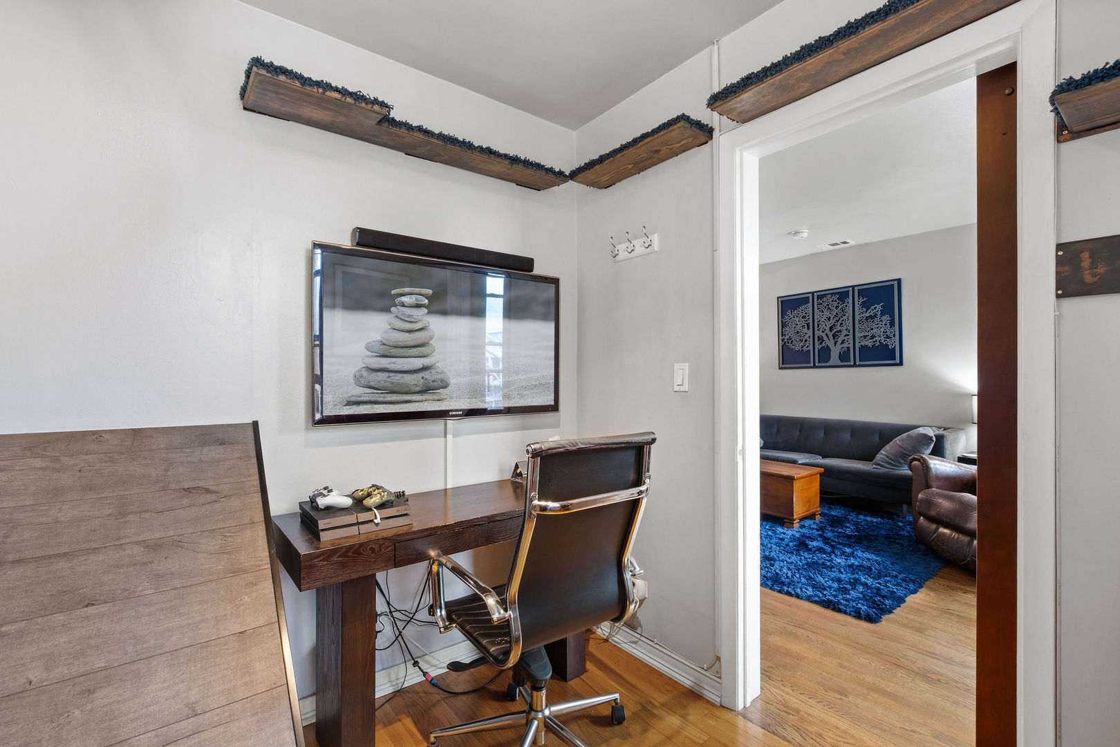 1934 West Race Avenue Chicago, IL 60622 - Photo 27 of 35 a living room with furniture and a rug