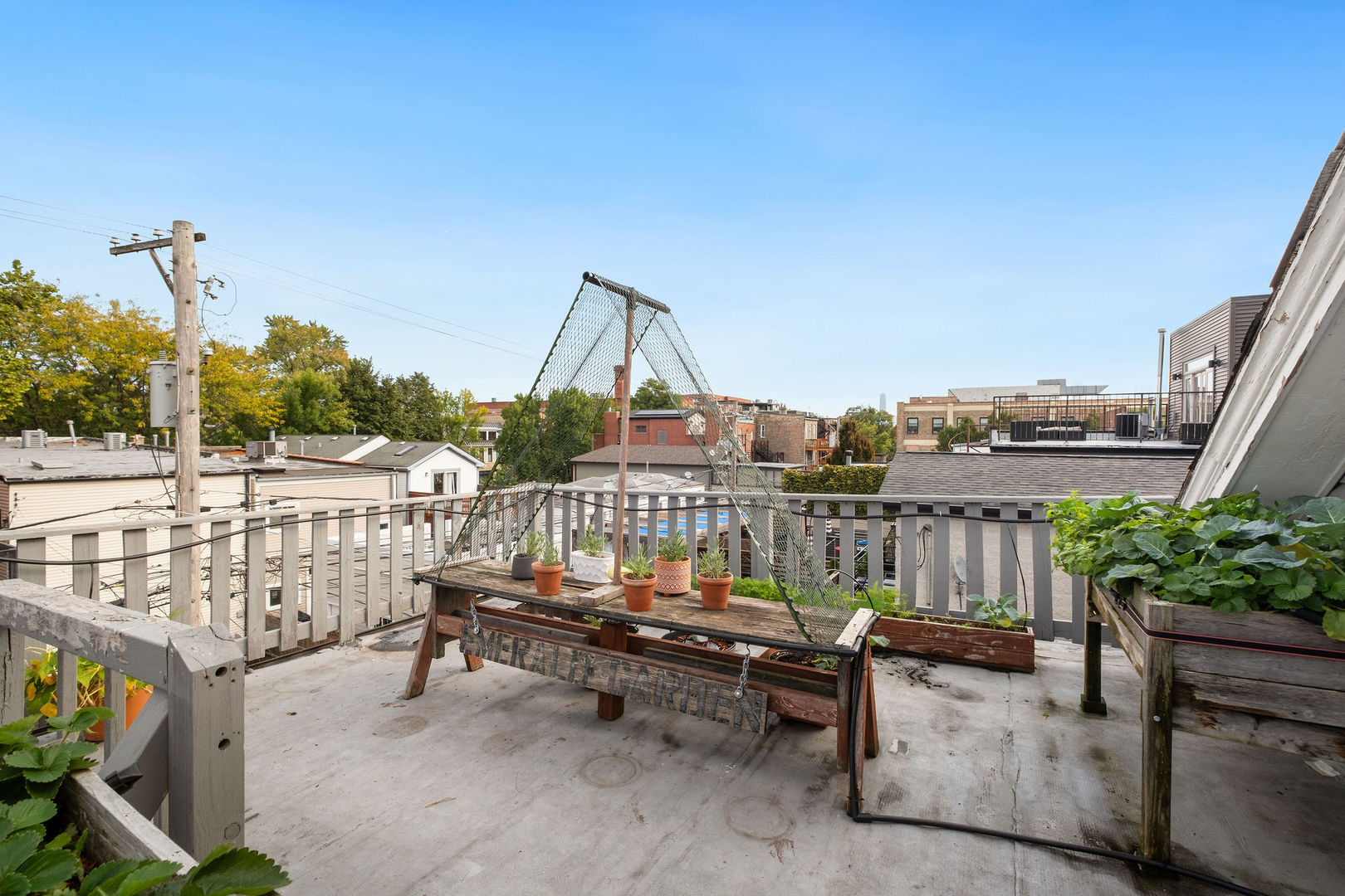 1934 West Race Avenue Chicago, IL 60622 - Photo 32 of 35 a view of a terrace with chairs