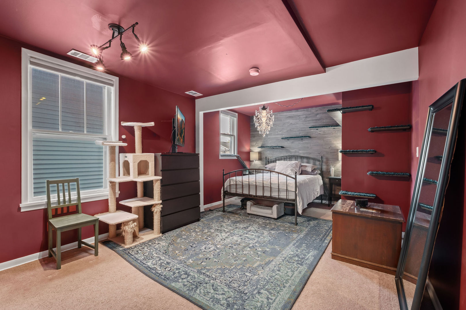 1934 West Race Avenue Chicago, IL 60622 - Photo 10 of 35 a bedroom with a bed and wooden floor