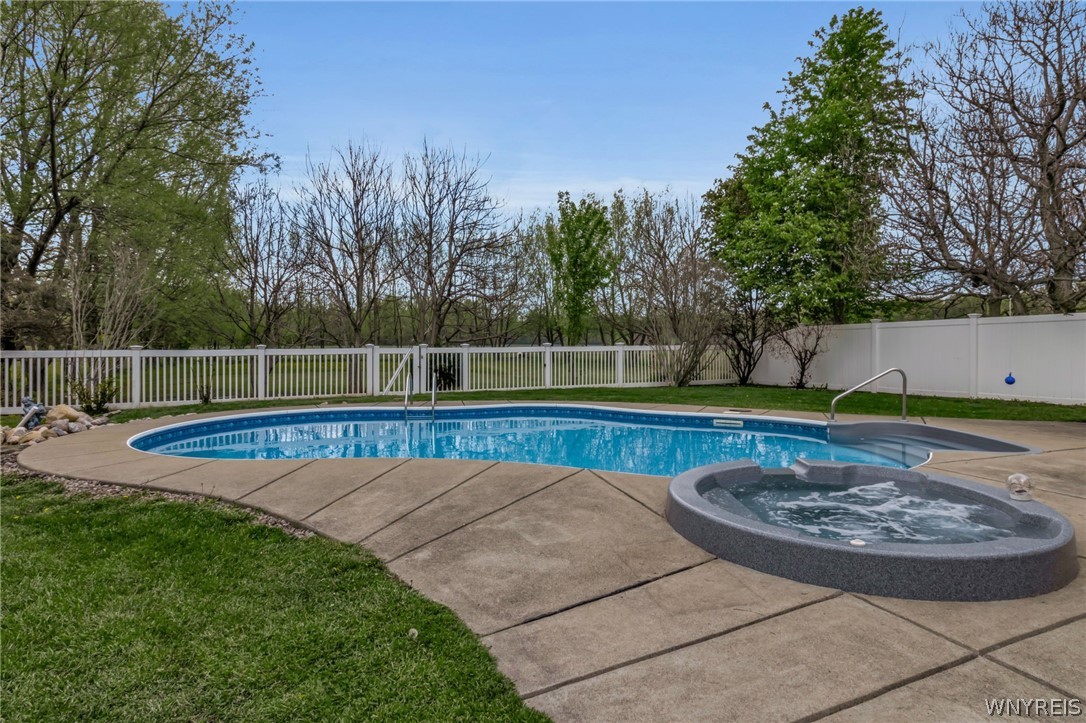 5435 Mapleton Road Lockport, NY 14094 - Photo 32 of 37