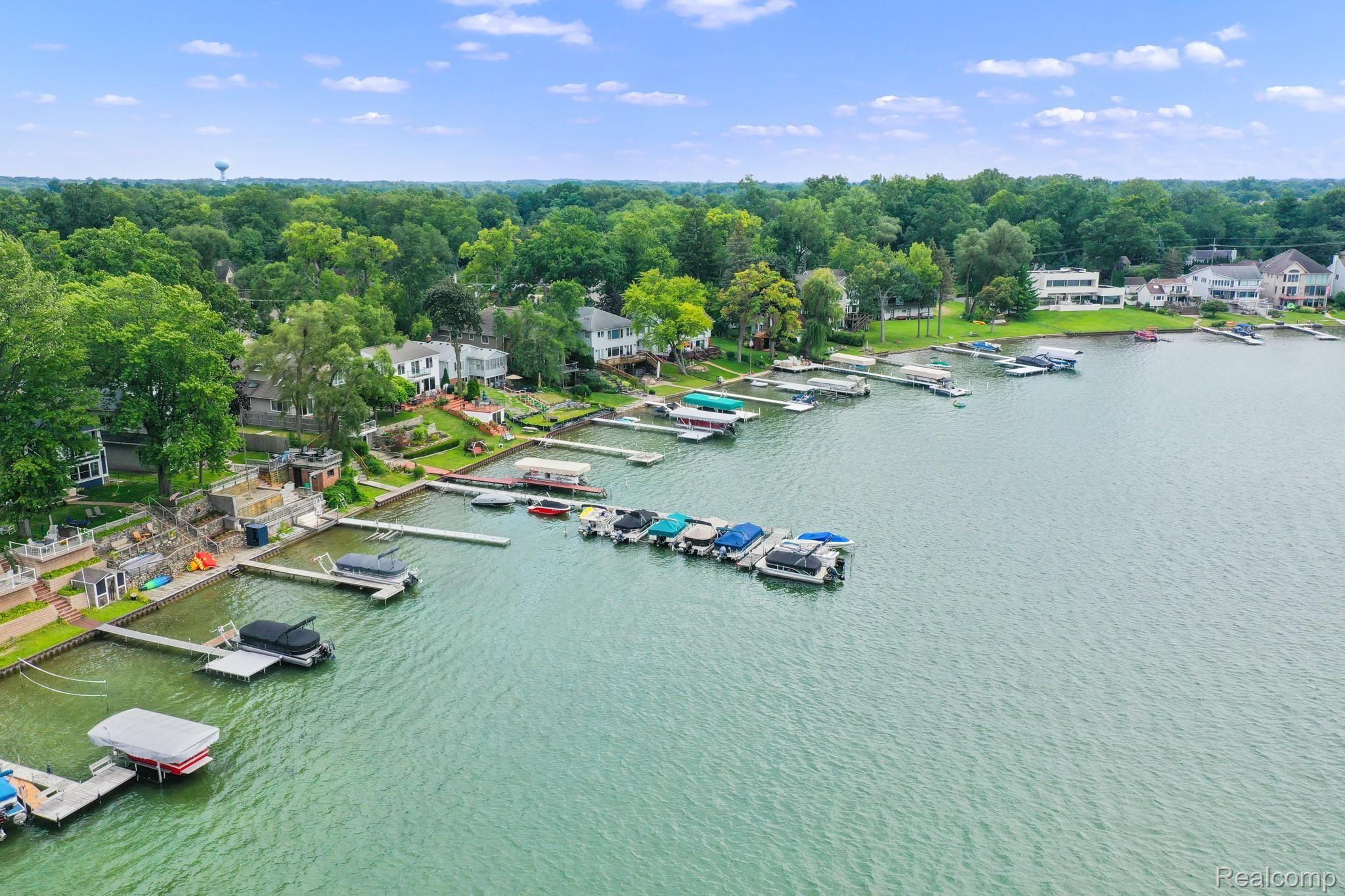 2250 Keith Road West Bloomfield, MI 48324 - Photo 49 of 49 DJI_0202.jpg