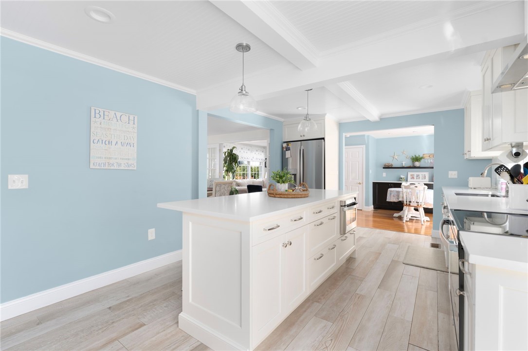 73 Merton Road Newport, RI 02840 - Photo 11 of 41