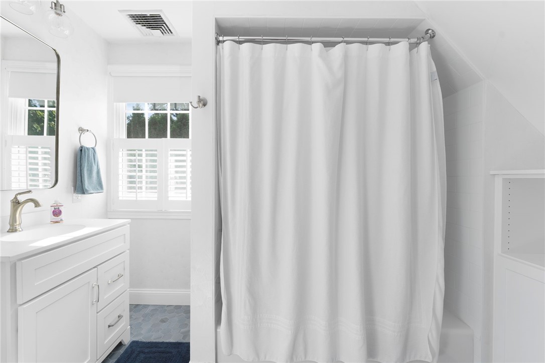 73 Merton Road Newport, RI 02840 - Photo 28 of 41