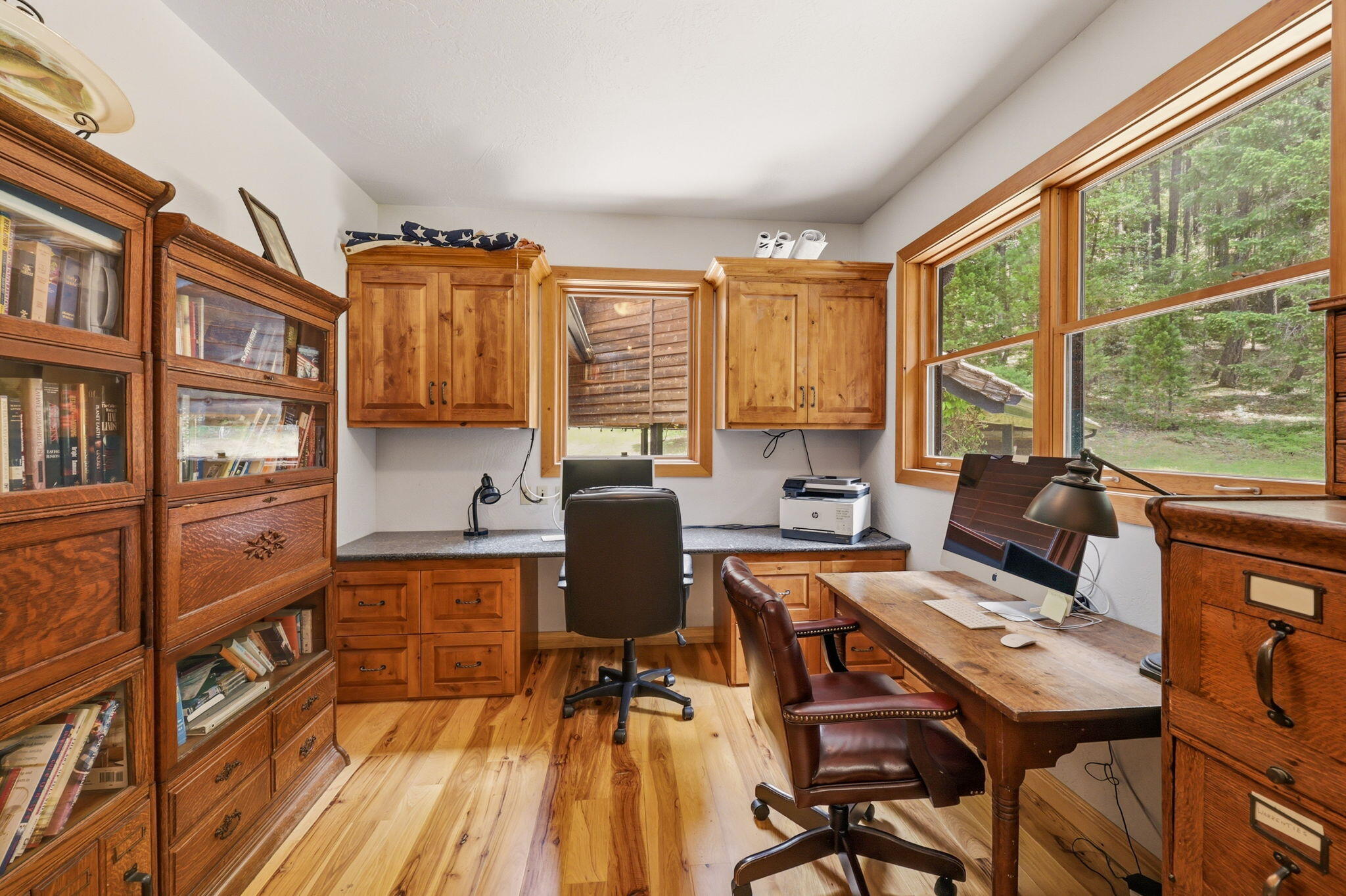 985 Elliott Creek Road Wilderville, OR 97543 - Photo 26 of 98 a workspace with furniture window and outside view