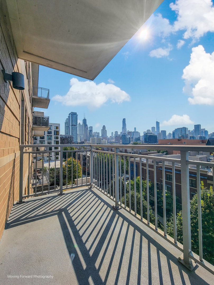 511 West Division Street, Unit 609 Chicago, IL 60610 - Photo 6 of 21 a view of balcony with city view