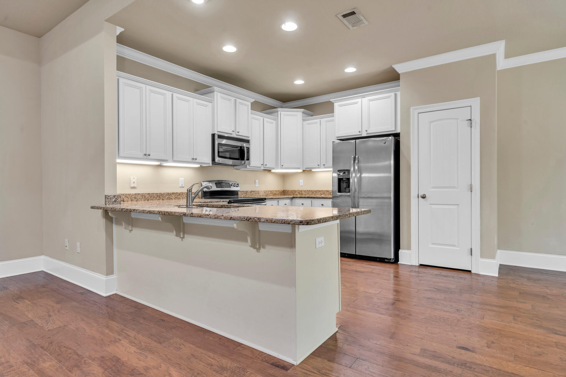 19 Big Oak Lane Point Washington, FL 32459 - Photo 12 of 54 Breakfast bar