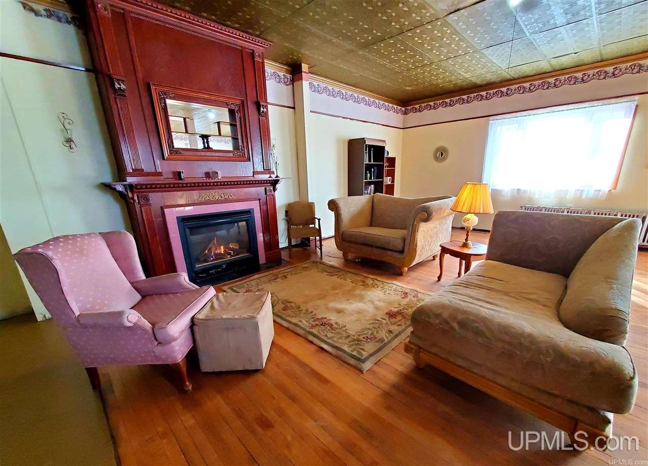 232 Zoberlein Street Ishpeming, MI 49849 - Photo 4 of 32 Gallery Image 4