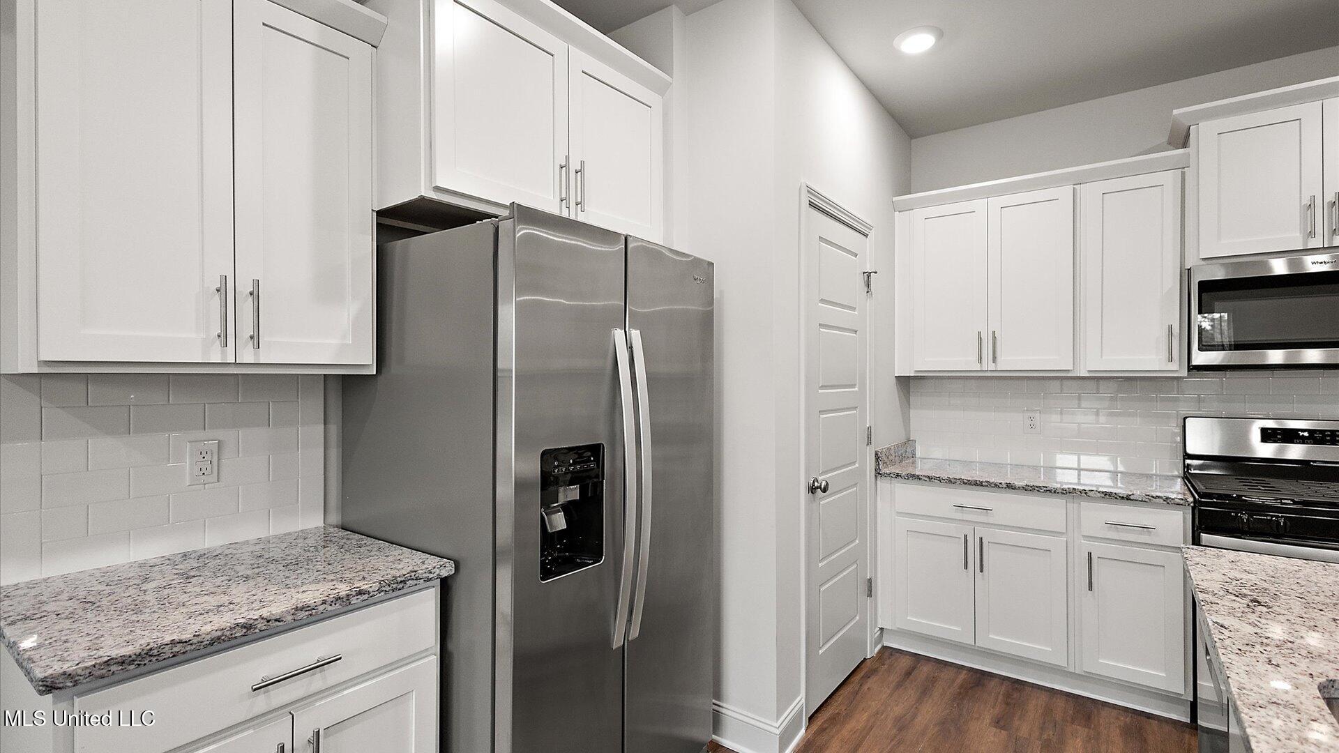 728 Honeysuckle Loop Canton, MS 39046 - Photo 12 of 35 13-3HTP5801