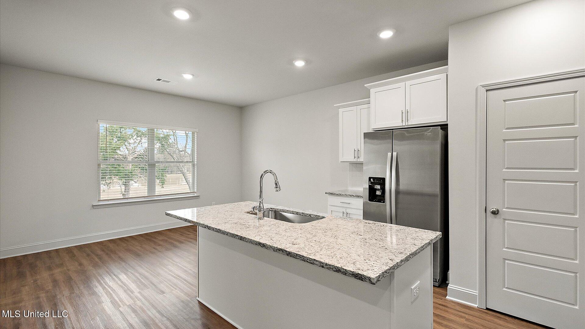 728 Honeysuckle Loop Canton, MS 39046 - Photo 13 of 35 14-3HTP5804