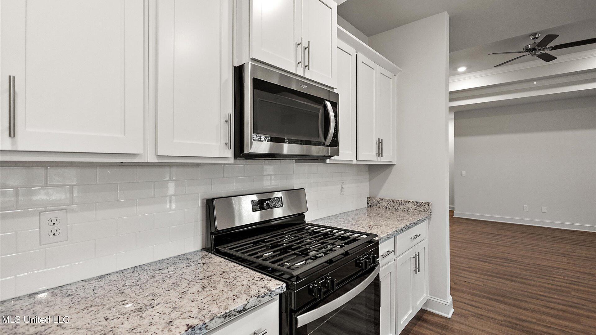 728 Honeysuckle Loop Canton, MS 39046 - Photo 17 of 35 18-3HTP5816