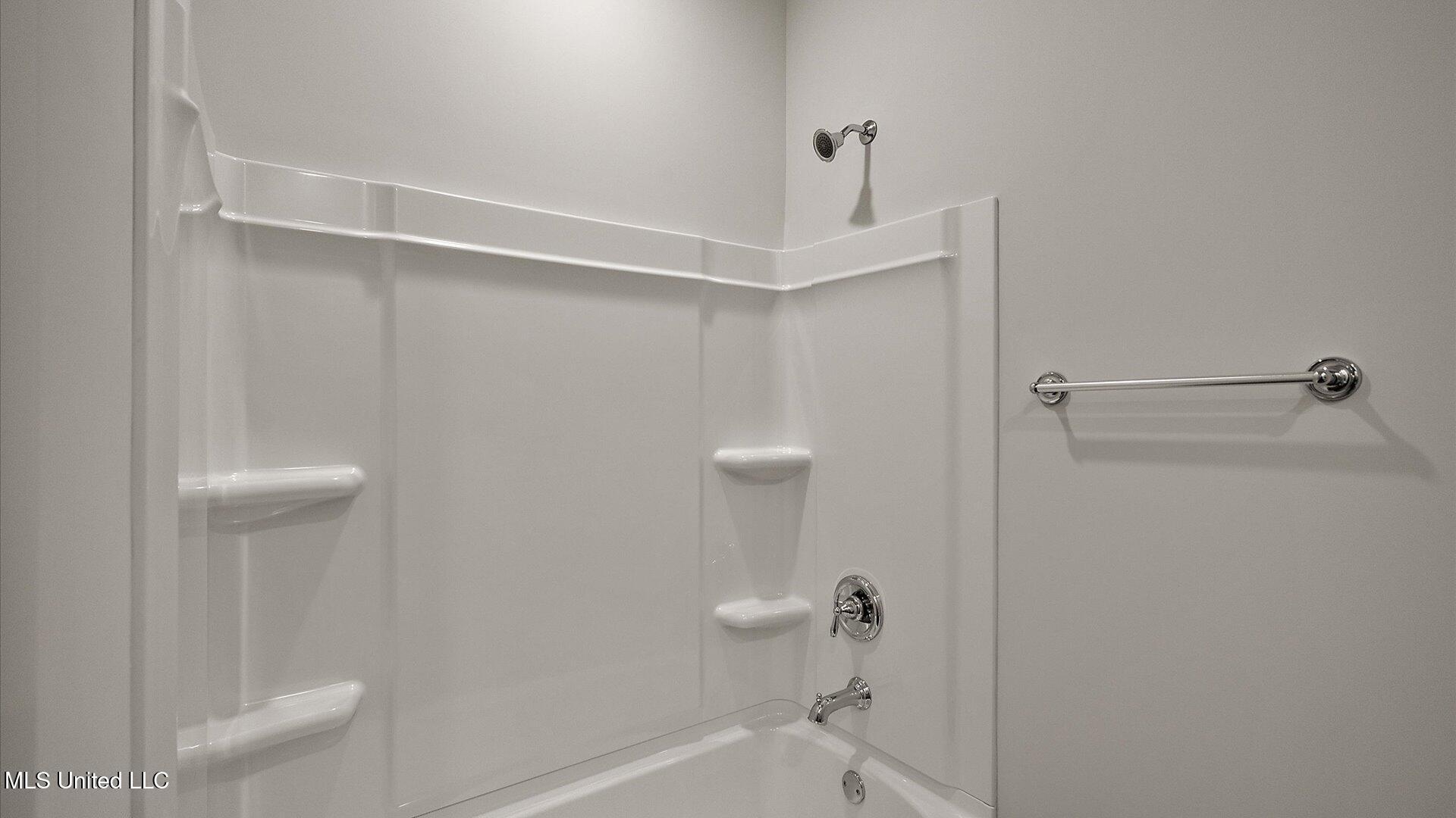 728 Honeysuckle Loop Canton, MS 39046 - Photo 31 of 35 32-3HTP5861