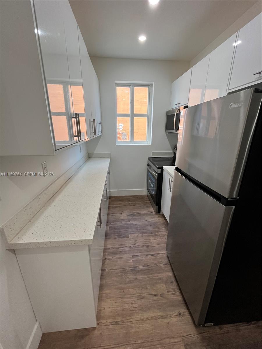 321 Southwest 9th Avenue, Unit 3 Miami, FL 33130 - Photo 5 of 8