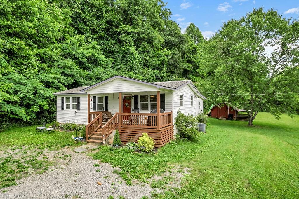 5148 Haystack Road Mount Airy, NC 27030 - Photo 12 of 48 Gallery Image 12