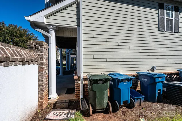 $242,000 | 1364 21st Avenue Northeast, Hickory, NC 28601