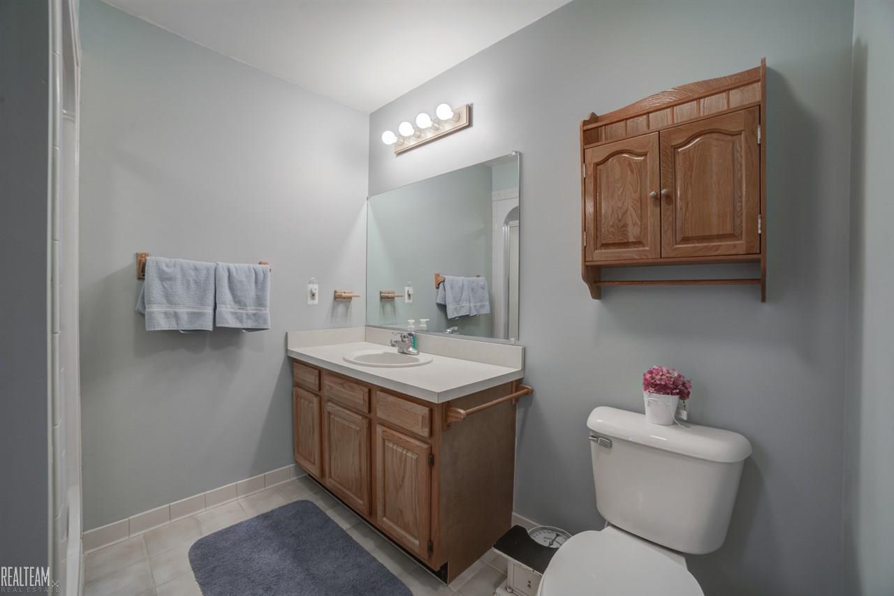 1070 Holmes Road Allenton, MI 48002 - Photo 17 of 38 31328549-16.JPG