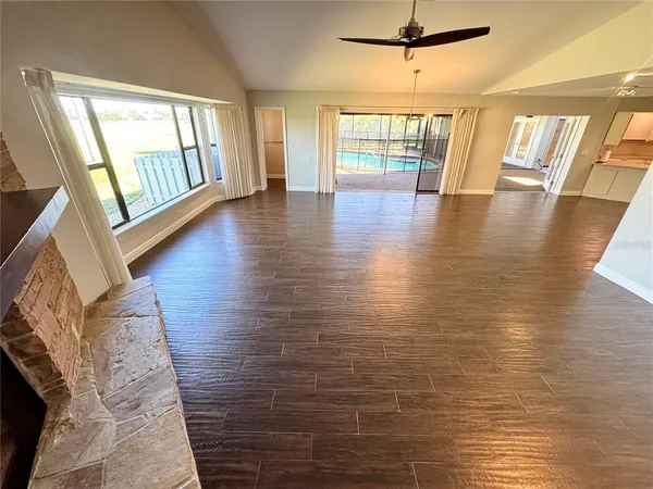 $5,250 | 3705 Torrey Pines Boulevard, Sarasota, FL 34238