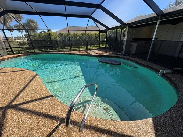 $5,250 | 3705 Torrey Pines Boulevard, Sarasota, FL 34238