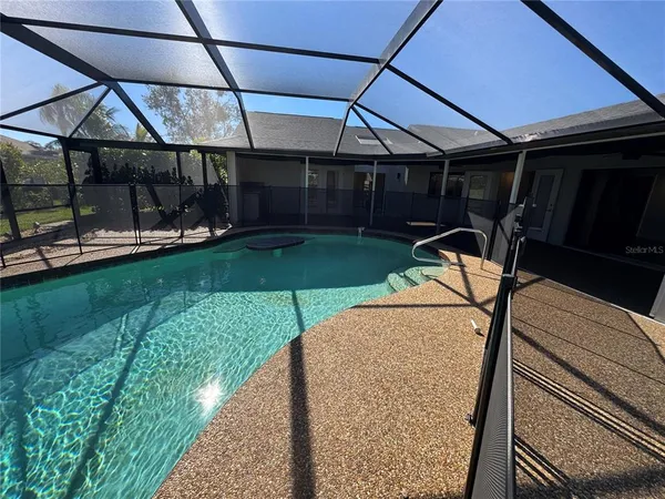 $5,250 | 3705 Torrey Pines Boulevard, Sarasota, FL 34238