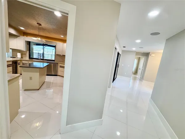 $5,250 | 3705 Torrey Pines Boulevard, Sarasota, FL 34238