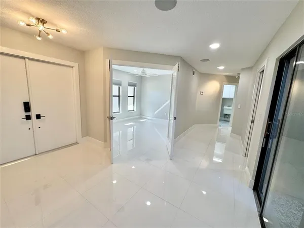 $5,250 | 3705 Torrey Pines Boulevard, Sarasota, FL 34238