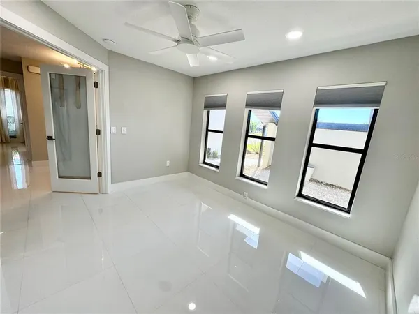 $5,250 | 3705 Torrey Pines Boulevard, Sarasota, FL 34238