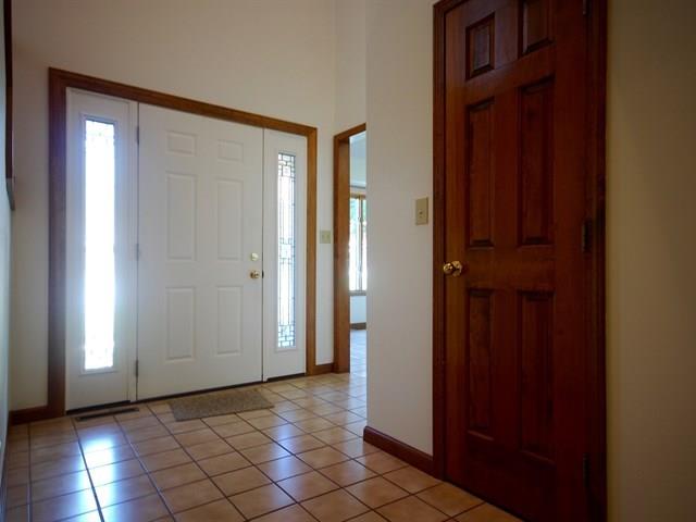 1521 Timber Ridge Court Columbus, IN 47201 - Photo 3 of 24 Gallery Image 3