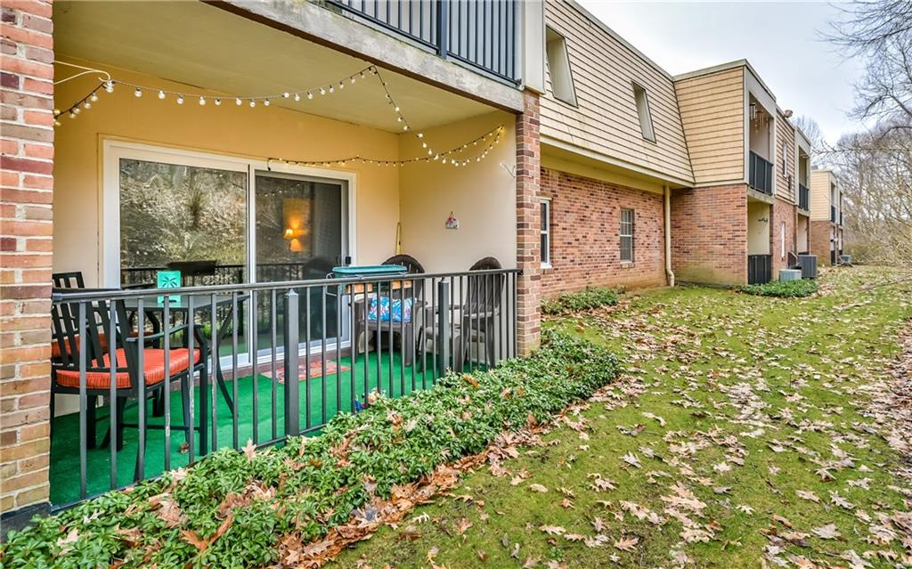 553 Sloop Road, Unit 28 Pittsburgh, PA 15237 - Photo 19 of 22 The back patio off of the unit