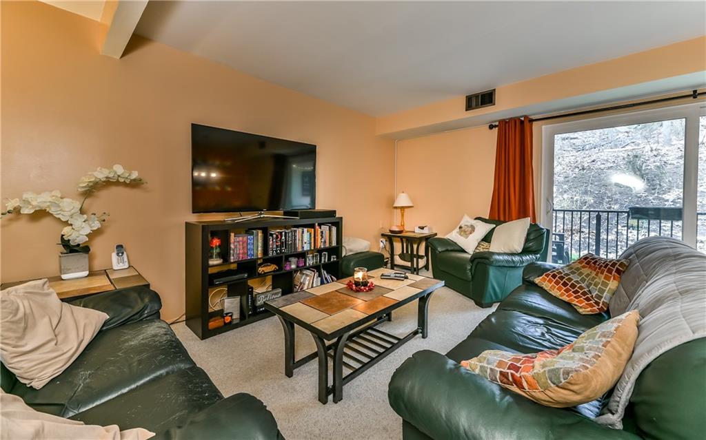 553 Sloop Road, Unit 28 Pittsburgh, PA 15237 - Photo 5 of 22 There is plenty of room for all your friend and family.