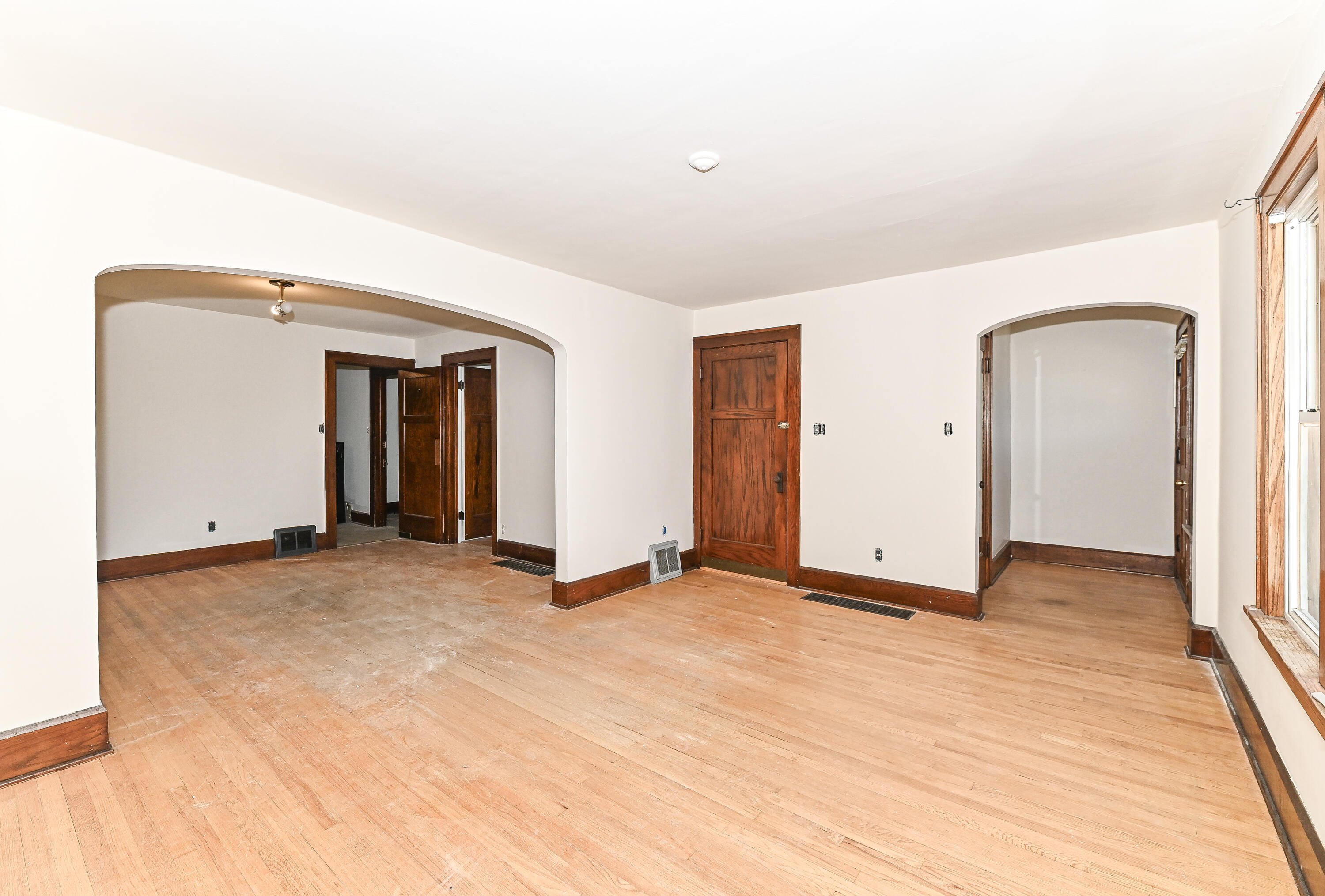 3340 10th Avenue Racine, WI 53402 - Photo 6 of 38 8