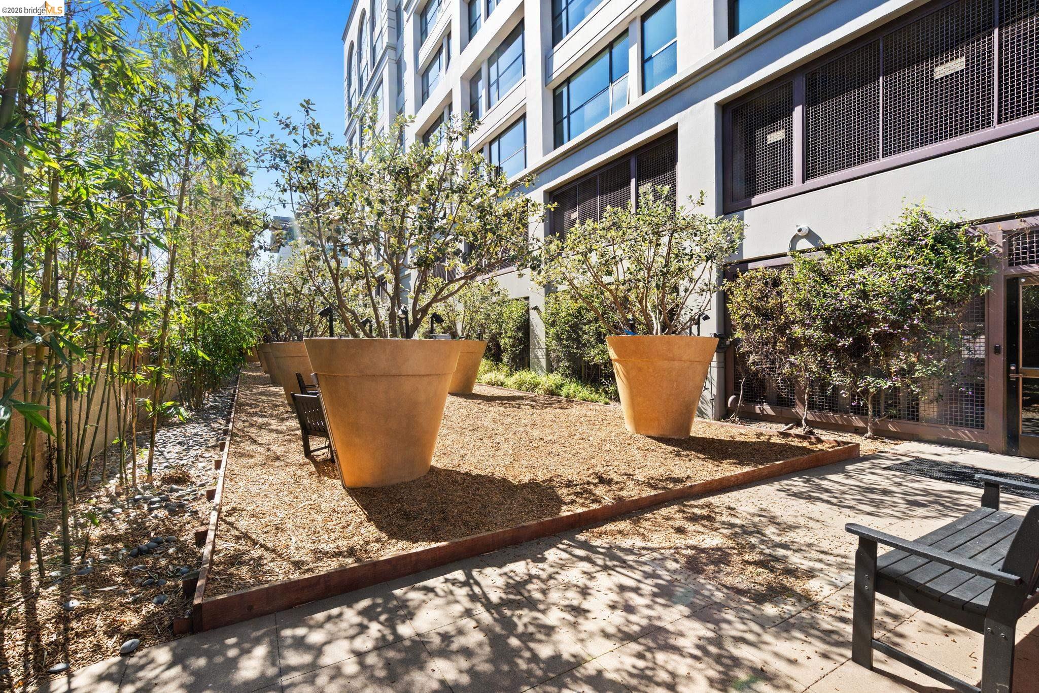 311 2nd Street, Unit 511 Oakland, CA 94607 - Photo 39 of 44 View of home's community featuring a patio
