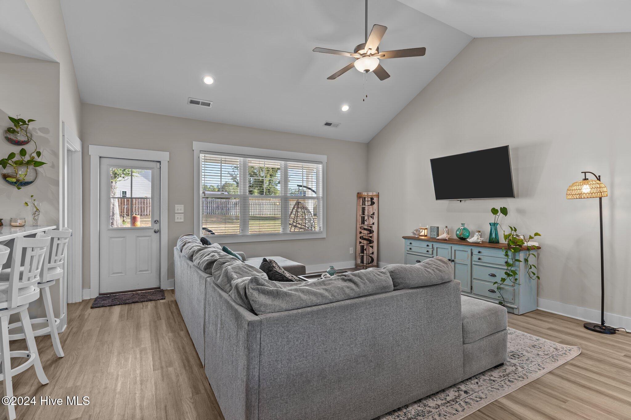 345 Darel Street Rocky Point, NC 28457 - Photo 9 of 48 24-web-or-mls-BTS04392