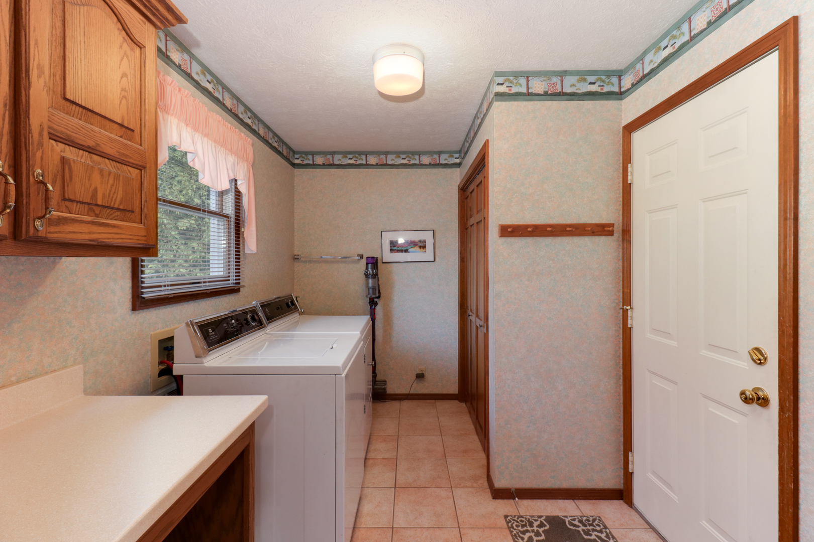 2502 Park Ridge Road Bloomington, IL 61704 - Photo 17 of 48 Gallery Image 17