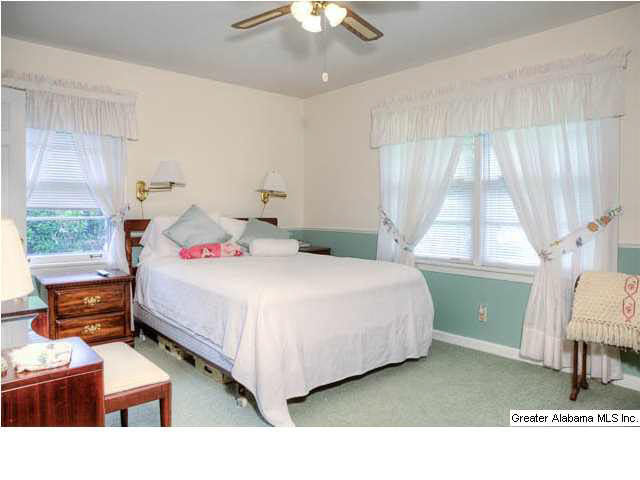 4016 Meadowview Circle Birmingham, AL 35243 - Photo 7 of 26