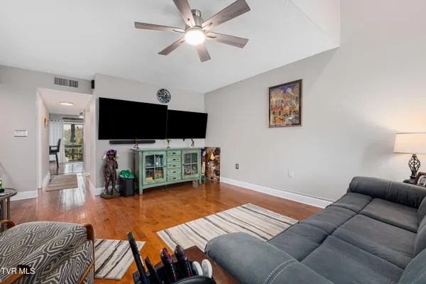 $284,900 | 548 Fleetwood Drive, Unit D, Kingsport, TN 37660