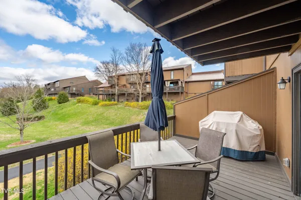 $284,900 | 548 Fleetwood Drive, Unit D, Kingsport, TN 37660