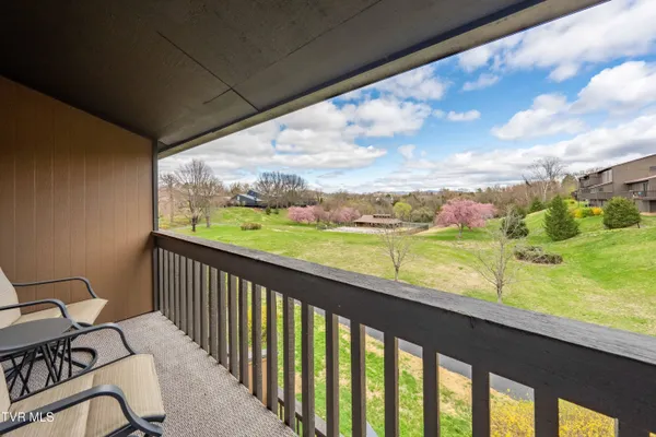 $284,900 | 548 Fleetwood Drive, Unit D, Kingsport, TN 37660