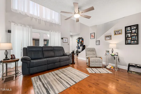 $284,900 | 548 Fleetwood Drive, Unit D, Kingsport, TN 37660