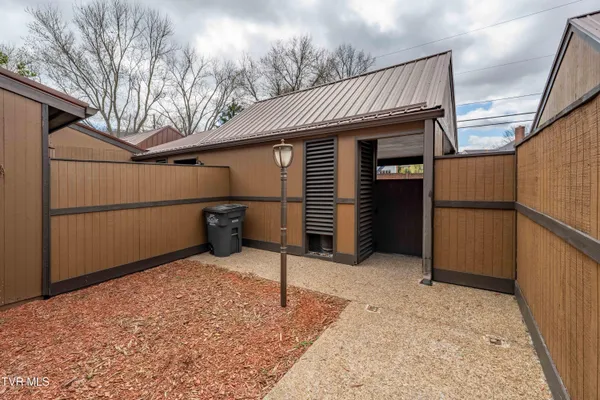 $284,900 | 548 Fleetwood Drive, Unit D, Kingsport, TN 37660