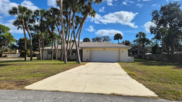 $409,900 | 939 Peach Avenue Northeast, Palm Bay, FL 32907