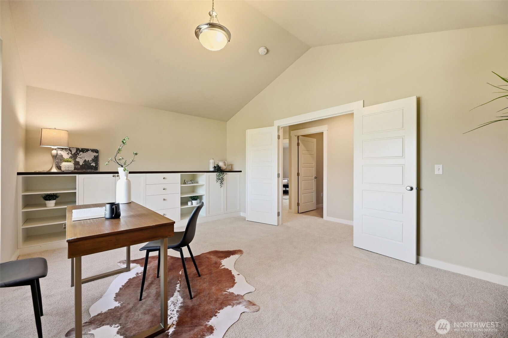 816 218th Street Southeast Bothell, WA 98021 - Photo 21 of 34 a workspace with furniture and window