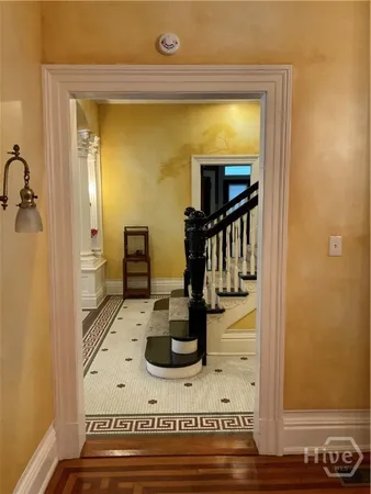 $7,500 | 920 East Victory Drive, Savannah, GA 31401