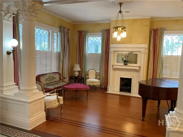 $7,500 | 920 East Victory Drive, Savannah, GA 31401