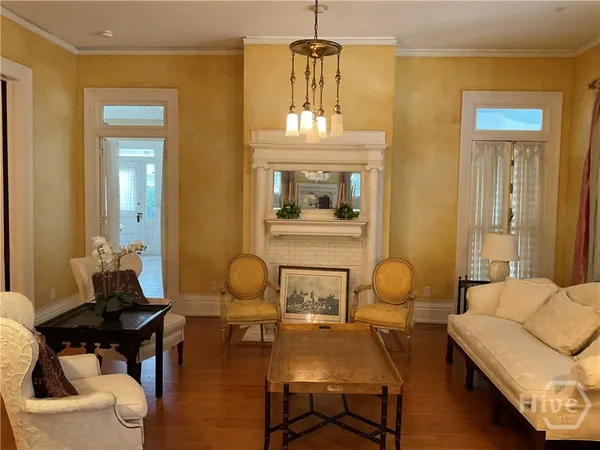 $7,500 | 920 East Victory Drive, Savannah, GA 31401