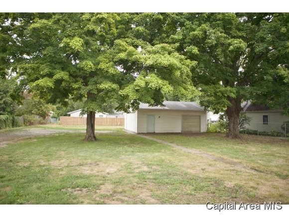 304 North Main Street Athens, IL 62613 - Photo 3 of 21 Gallery Image 3