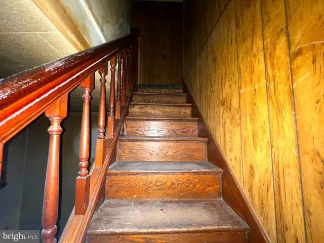 a view of a livingroom with furniture and window